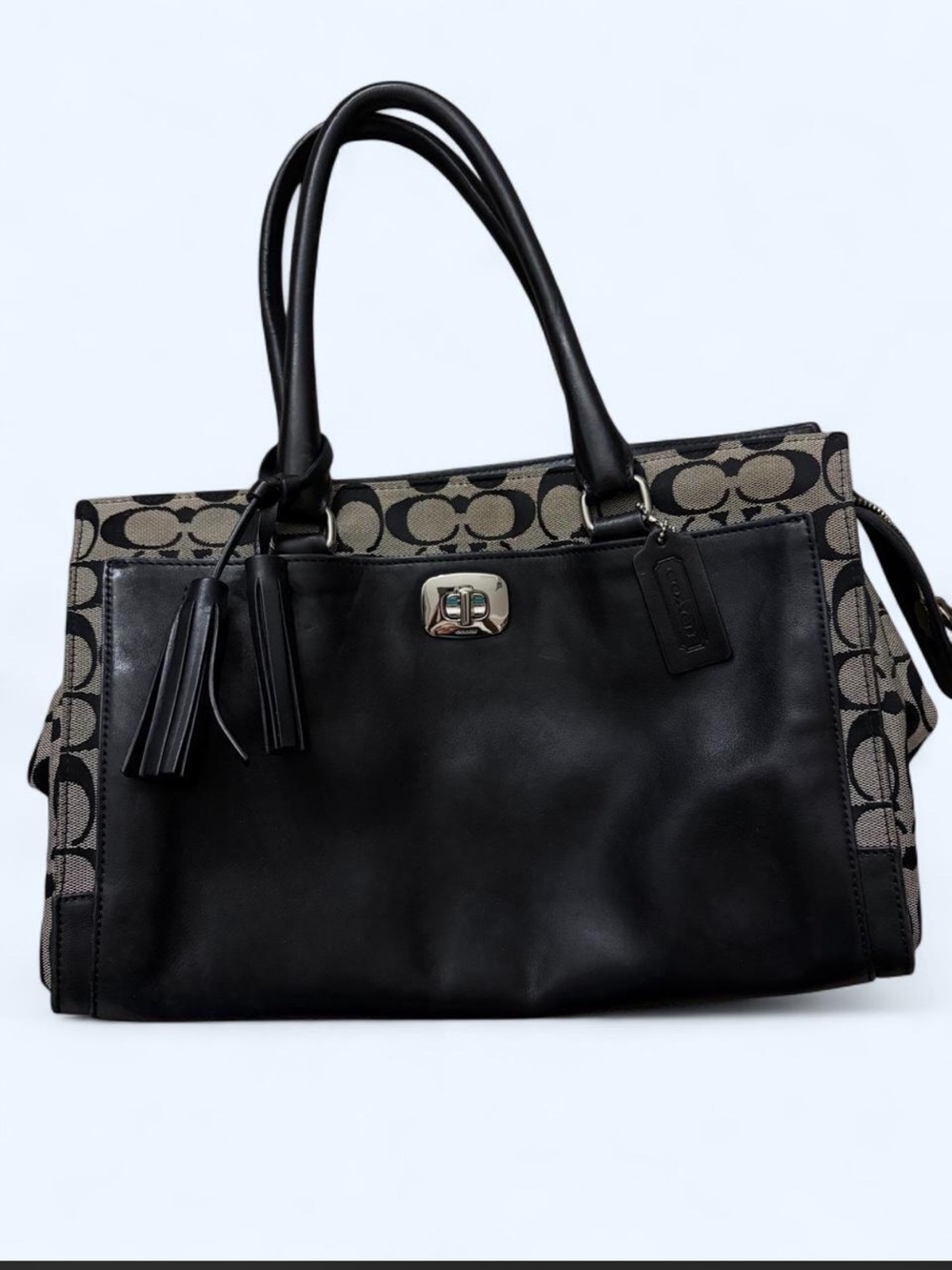 Authentic Vintage Coach Legacy
Signature Chelsea